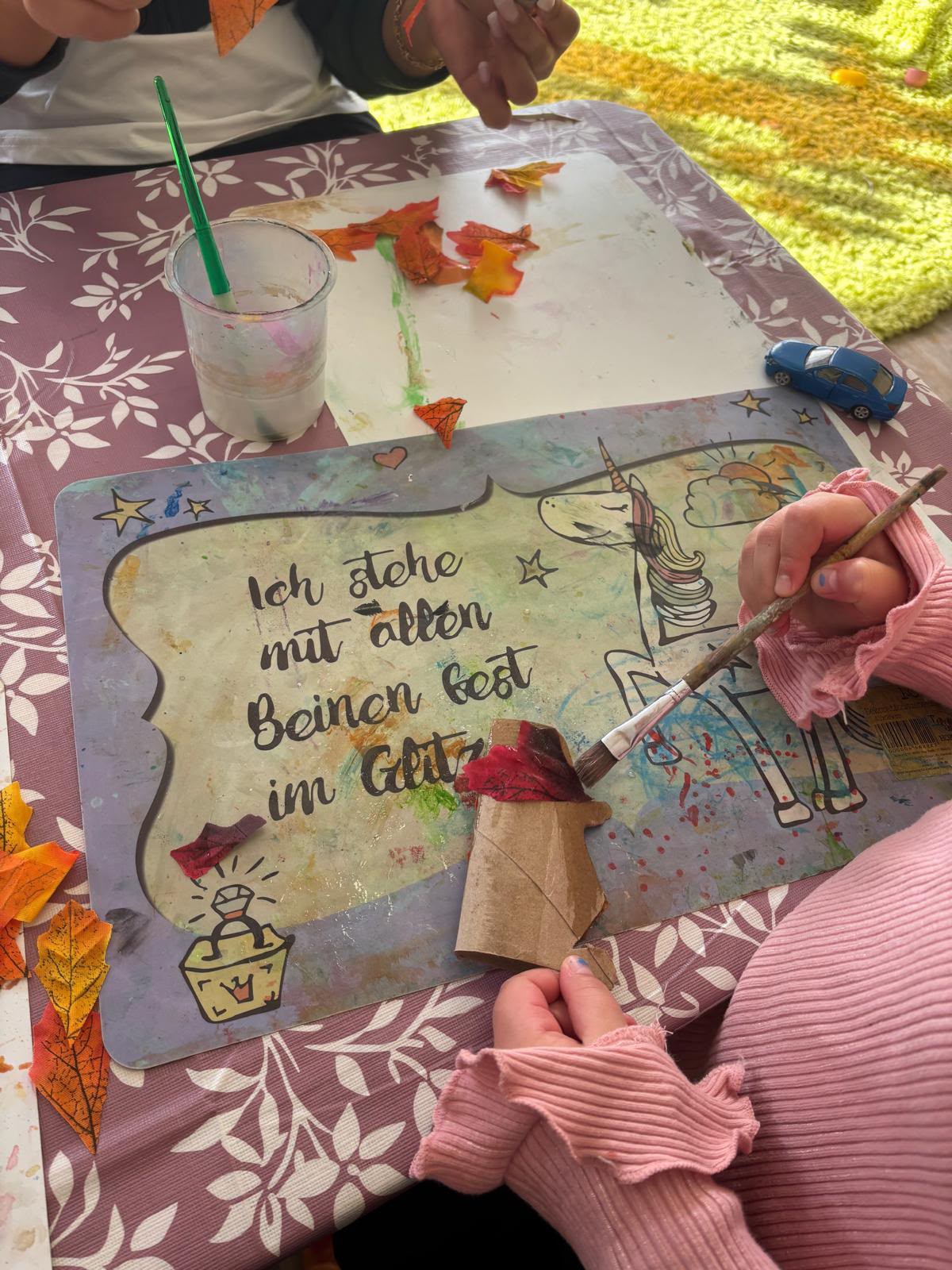 Herbstliche Igel-Bastelaktion in der MuKi - Bild 1